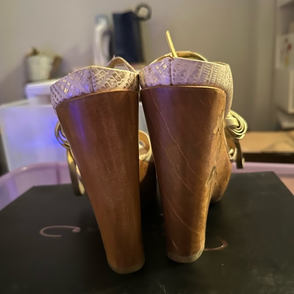 NWB Report Wedge Heels - Picture 5 of 5